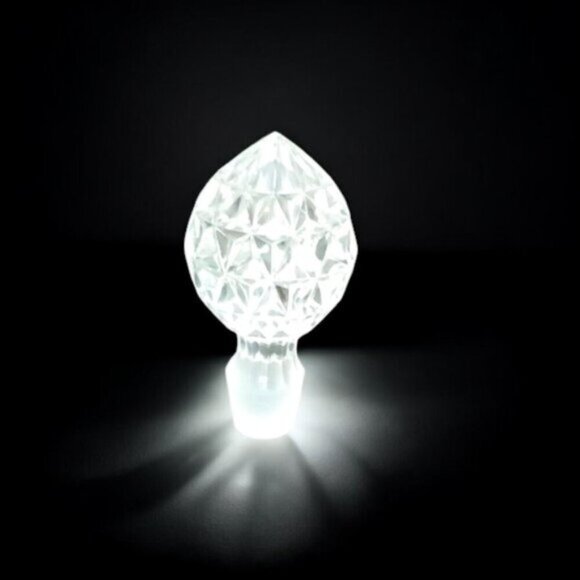 Vintage 12" Tall Crystal Whisky Decanter, Exquisite Glassware for Fine Spirits - Picture 6 of 6